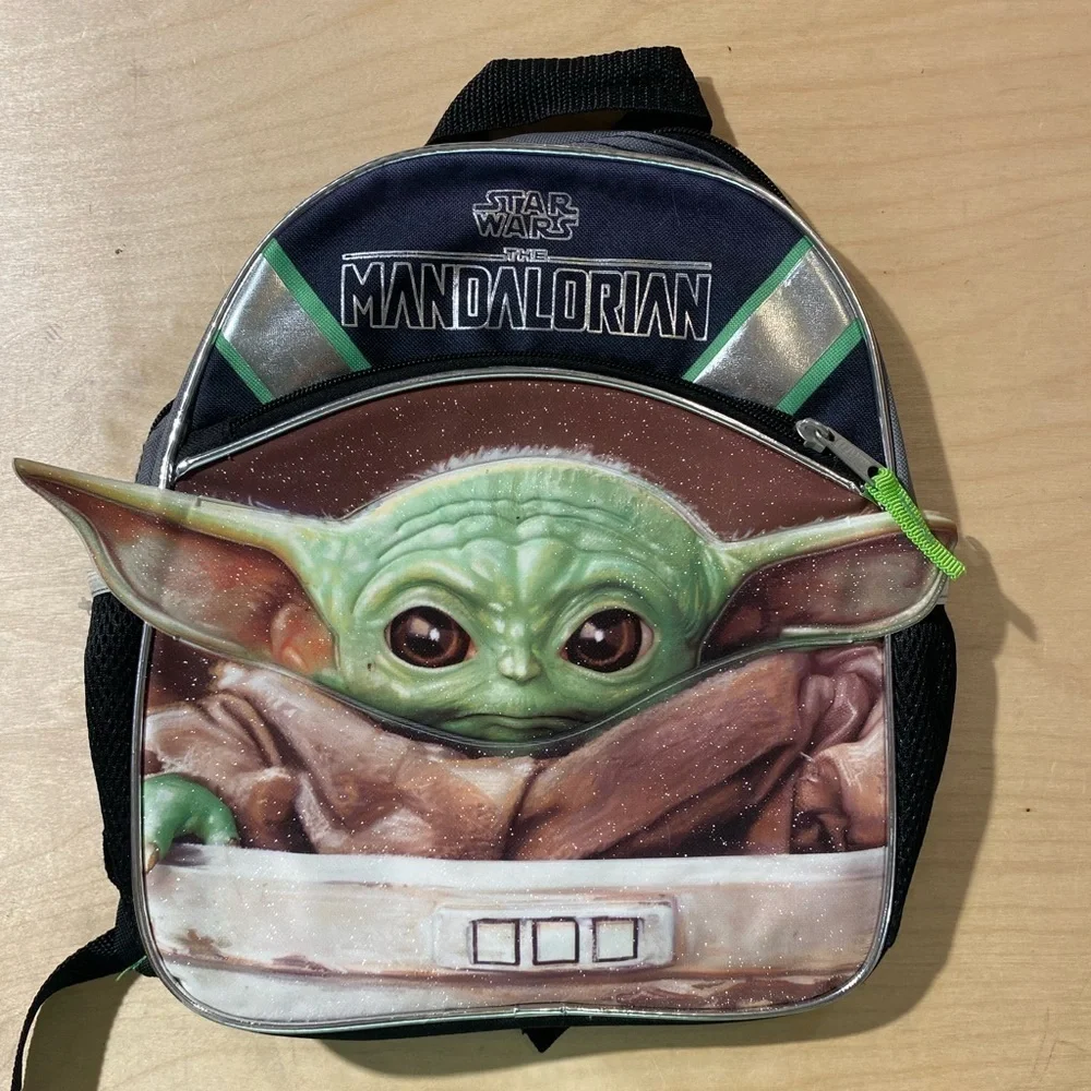 Star Wars Mandalorian Backpack with Grogu Design (LD)